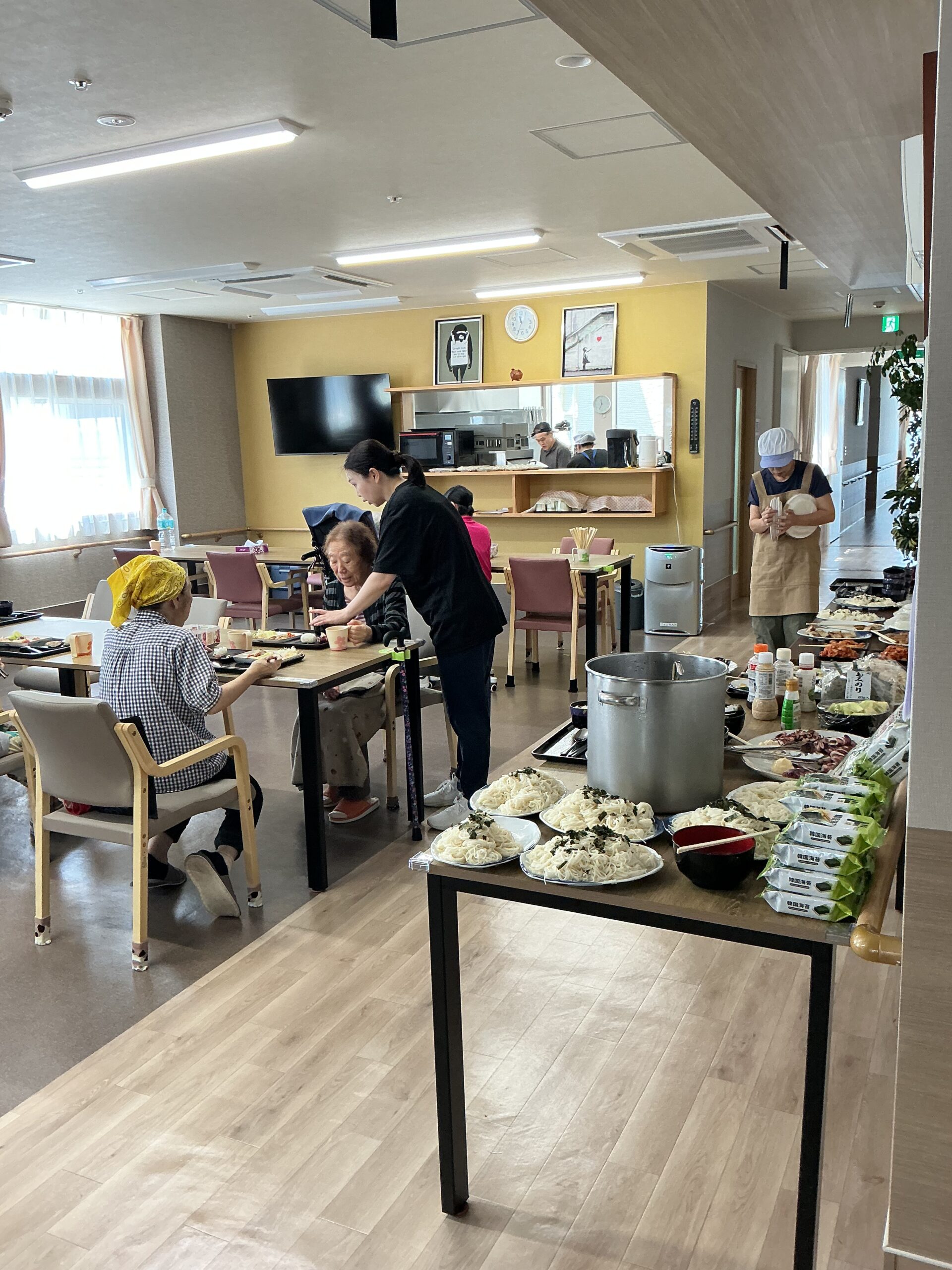 はぁとWAN　🍙🍜初ランチバイキング🍰🍈２０２５年７月　｜　弘前市の住宅型有料老人ホーム　